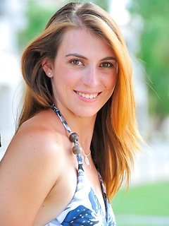 babes model Thena