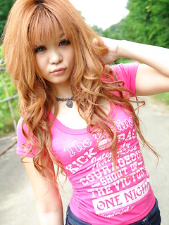 babes model Sarina Tsubaki